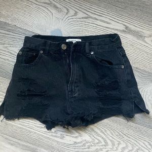 pull and bear ripped black jean shorts❤️‍🩹